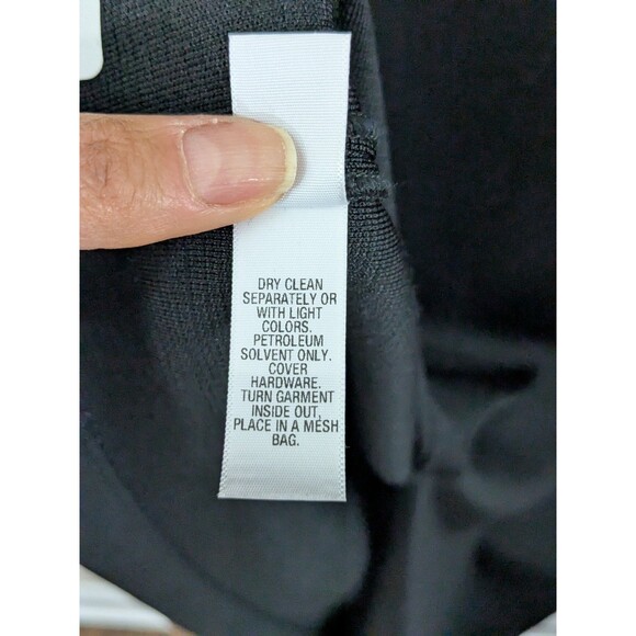 ST. JOHN Santana Knit Dress Sleeveless Embellished Waist Color Block Black Sz 12 - Picture 12 of 12